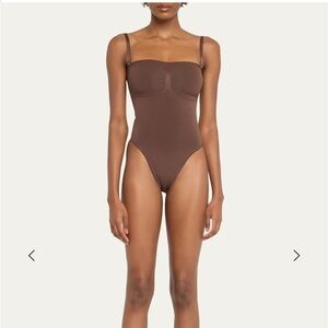 Seamless Sculpt Strapless Thong Bodysuit